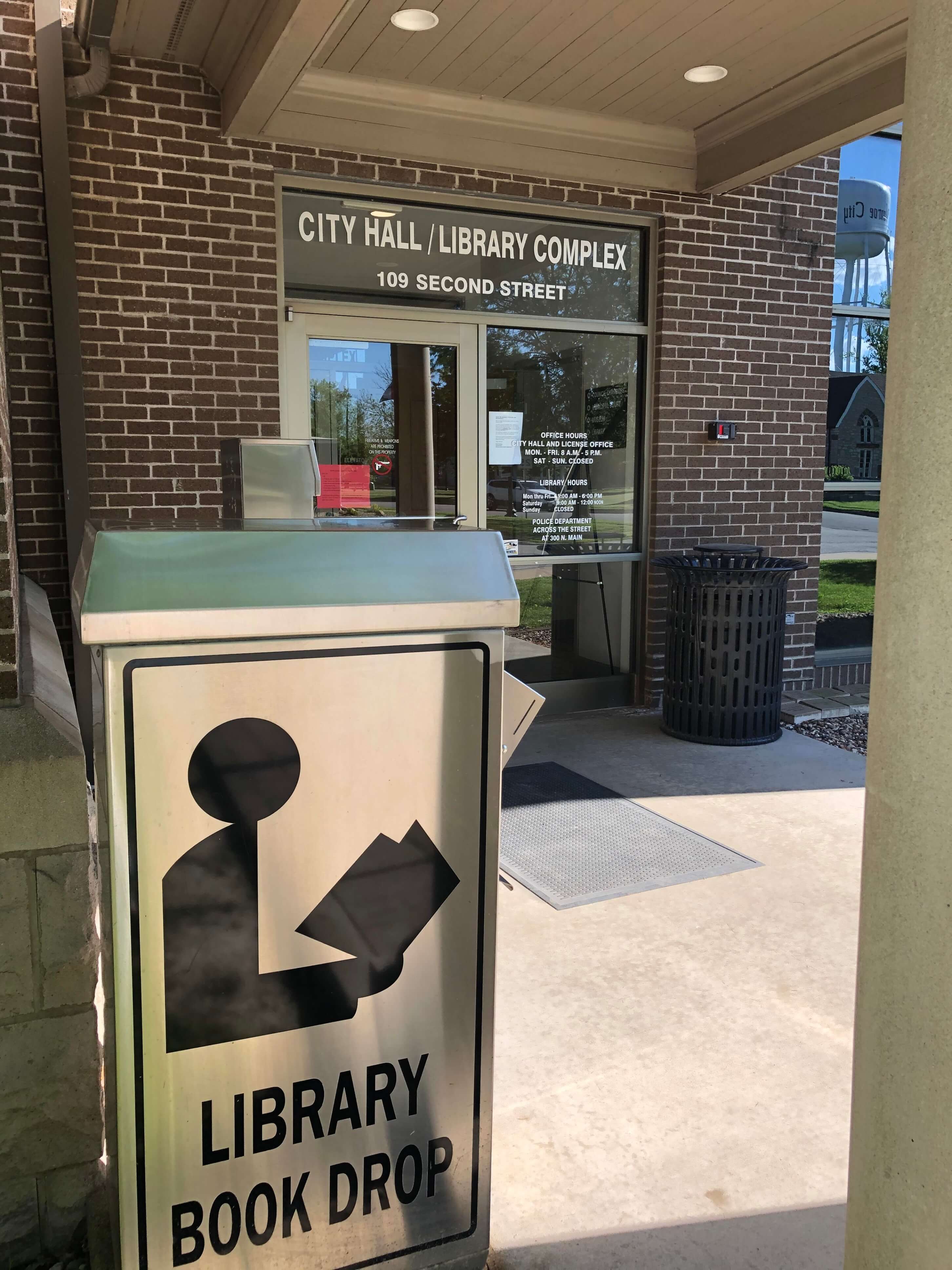 Entrance of library.jpg